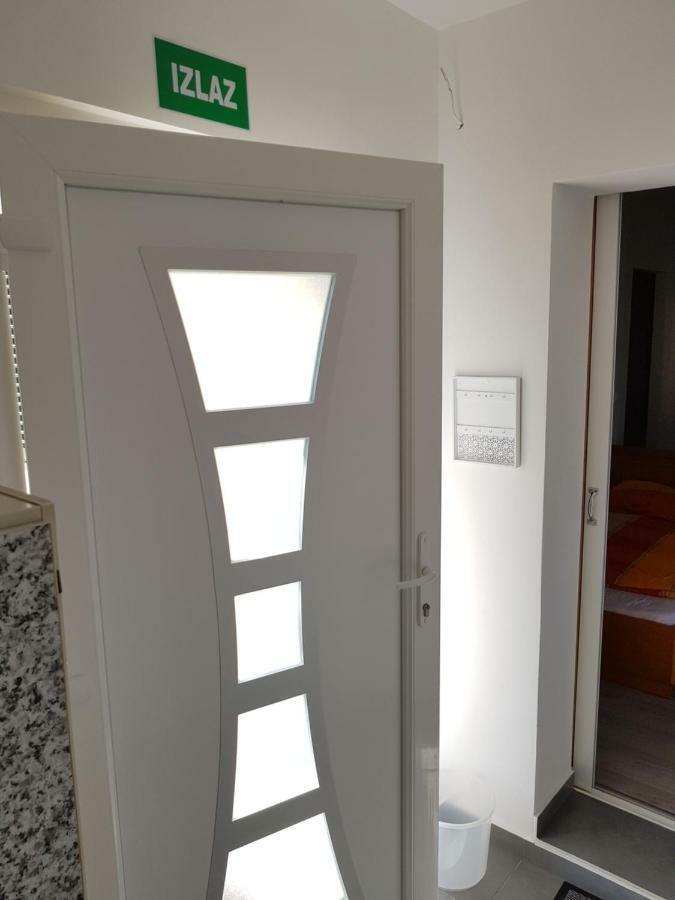 Apartment Brigitte Vrsi Dış mekan fotoğraf